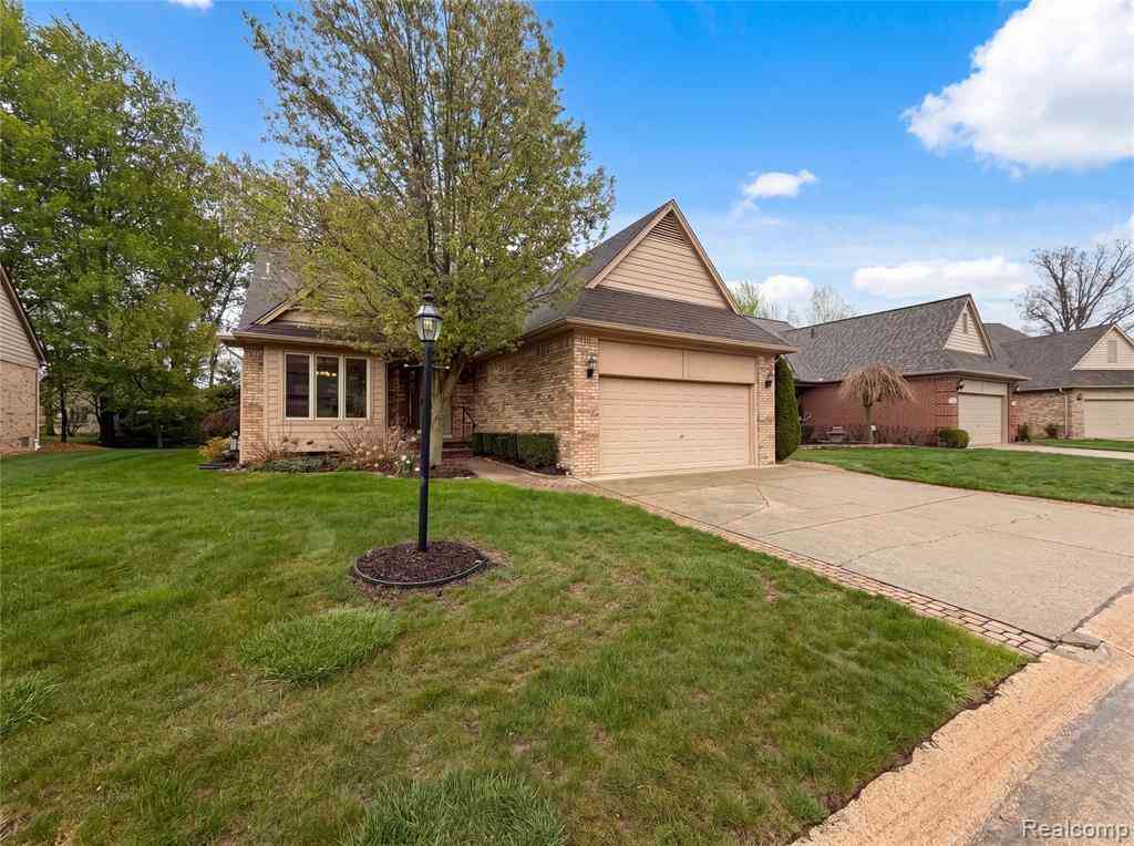 Condo For Sale - 52186 Jacqueline Court <br/> Macomb, MI 48042