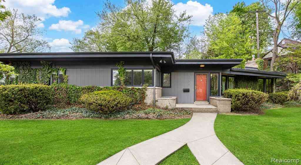 Homes For Sale - 1771 Brookside Drive <br/> Flint, MI 48503
