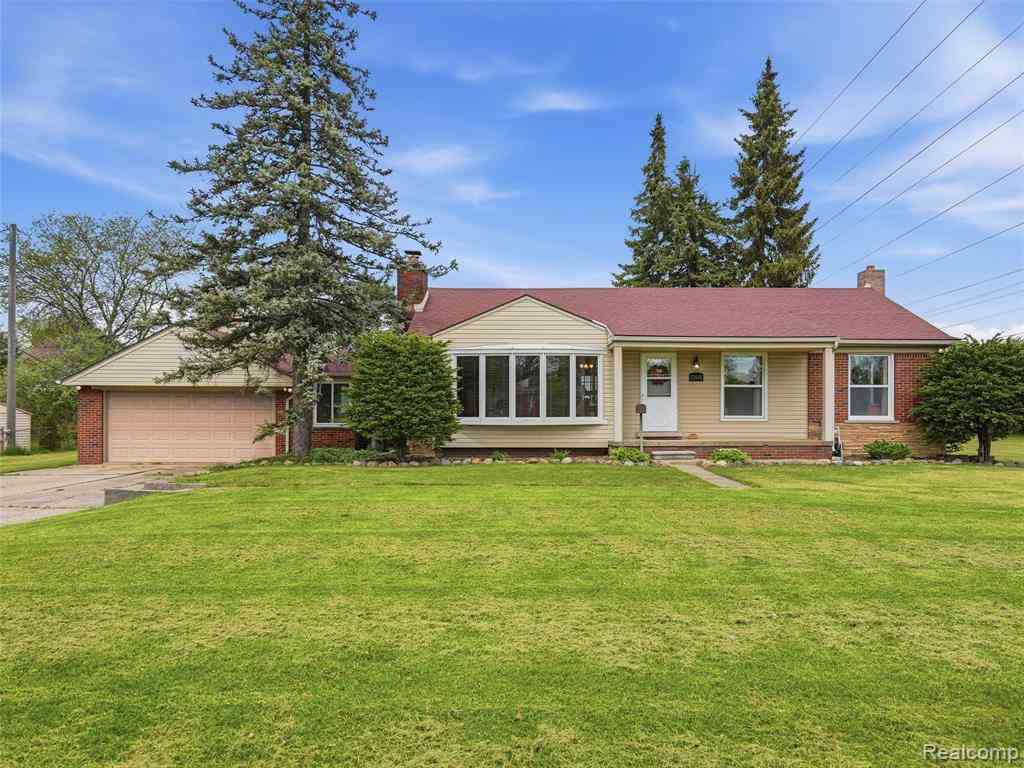 Homes For Sale - 12601 Masonic Boulevard <br/> Warren, MI 48093