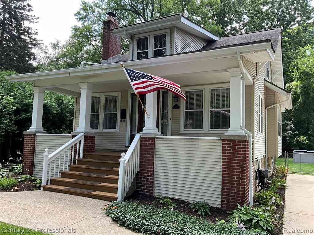 Homes For Sale - 216 Woodside Road <br/> Royal Oak, MI 48073