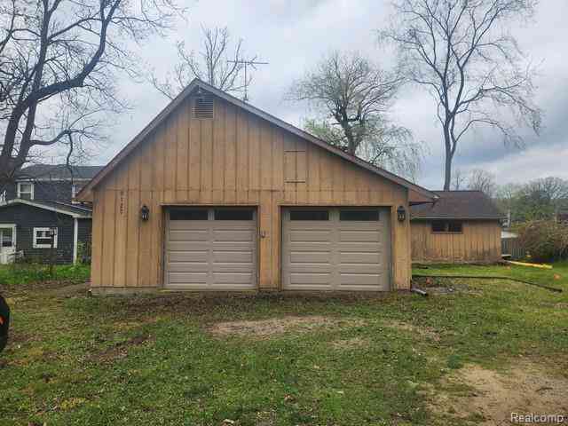 Homes For Sale - 9125 Clinton Street <br/> Holly, MI 48442