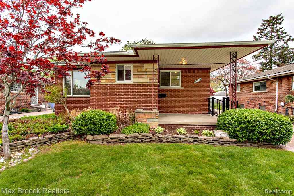 Homes For Sale - 13565 Dixie  <br/> Redford, MI 48239