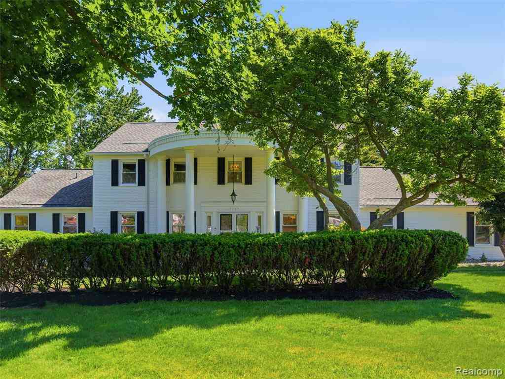 Homes For Sale - 5409 Stony Hill Court <br/> Grand Blanc, MI 48439