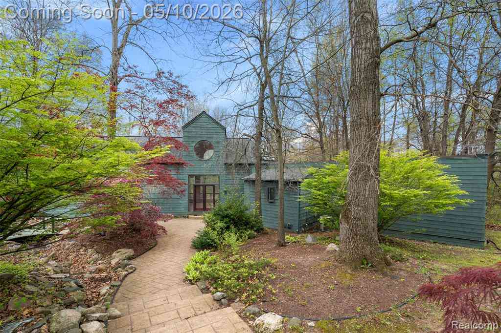 Homes For Sale - 497 Lake George Road <br/> Oakland, MI 48363