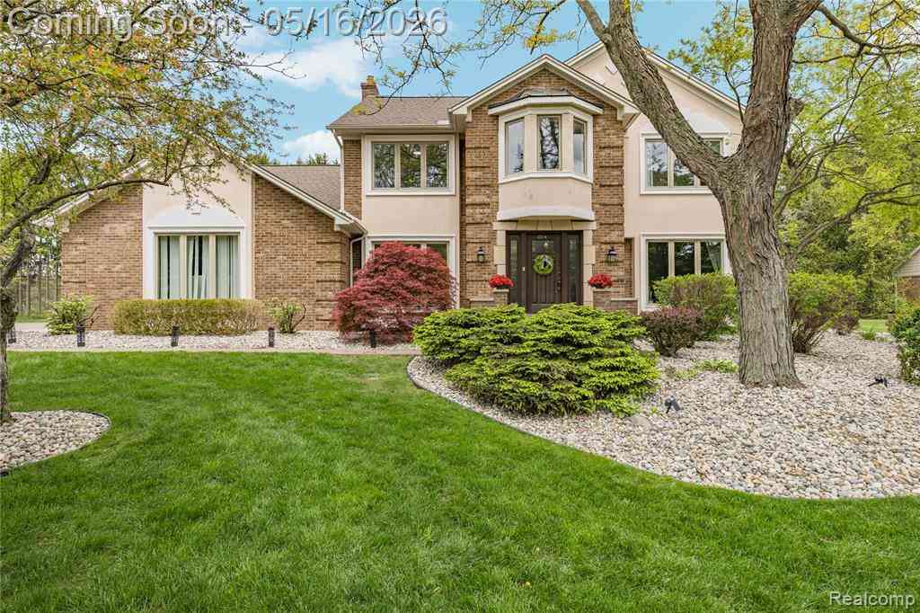 Homes For Sale - 22208 Worcester Drive <br/> Novi, MI 48374