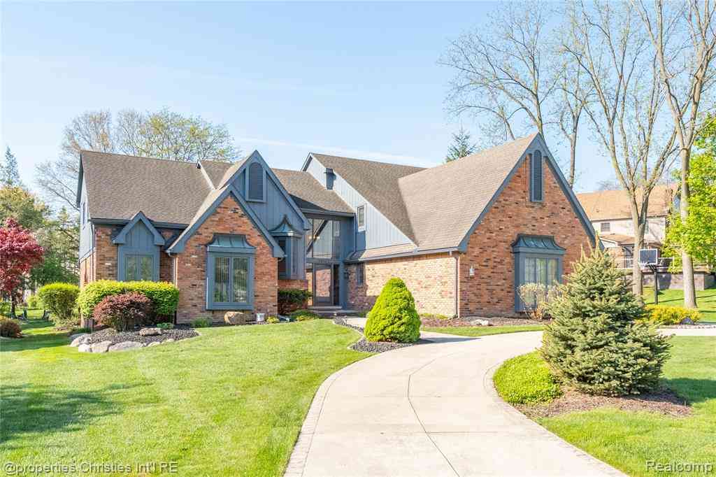 Homes For Sale - 38621 Rutgers Drive <br/> Northville, MI 48335