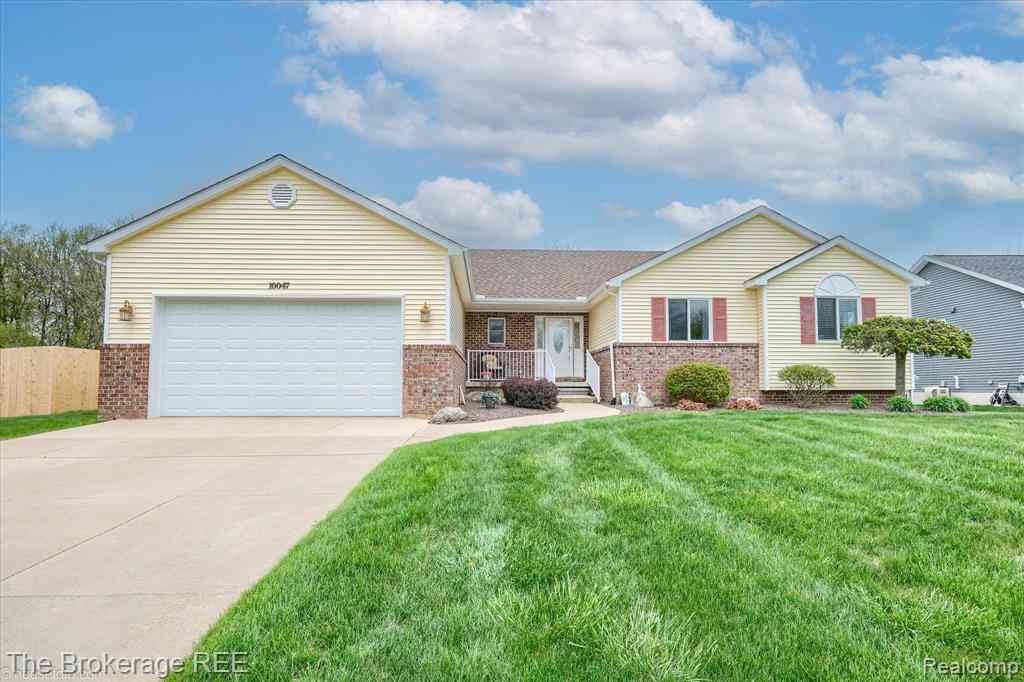 Homes For Sale - 10047 Fox Run Drive <br/> Davison, MI 48423