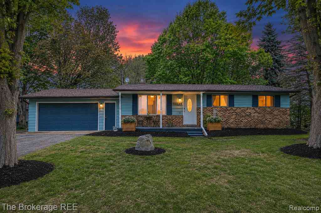 Homes For Sale - 5042 Cook Road <br/> Genesee County, Swartz Creek, MI 48473