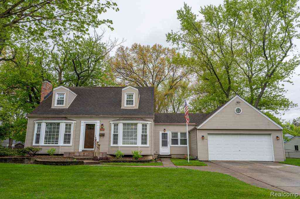 Homes For Sale - 244 Gladwin Avenue <br/> Commerce Twp, MI 48017