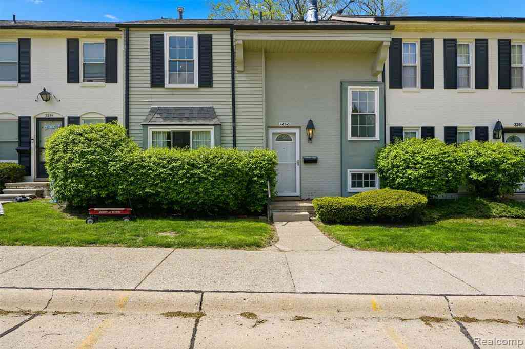 Condo For Sale - 3252 Bolgos Circle <br/> Ann Arbor, MI 48105