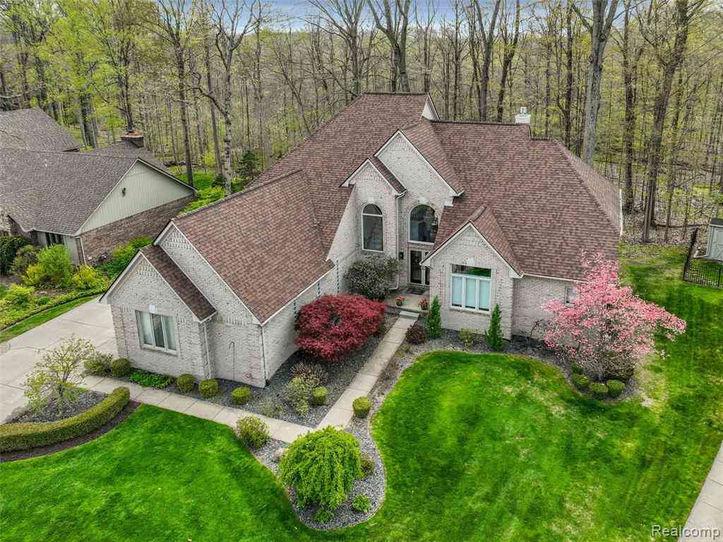 Homes For Sale - 56377 Copperfield Drive <br/> Shelby Twp, MI 48316