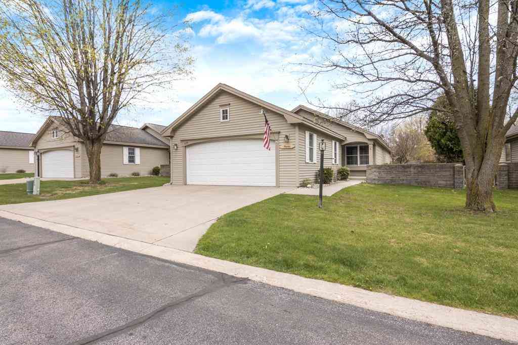 Condo For Sale - 1179 Hemingway Lane <br/> Traverse City, MI 49686