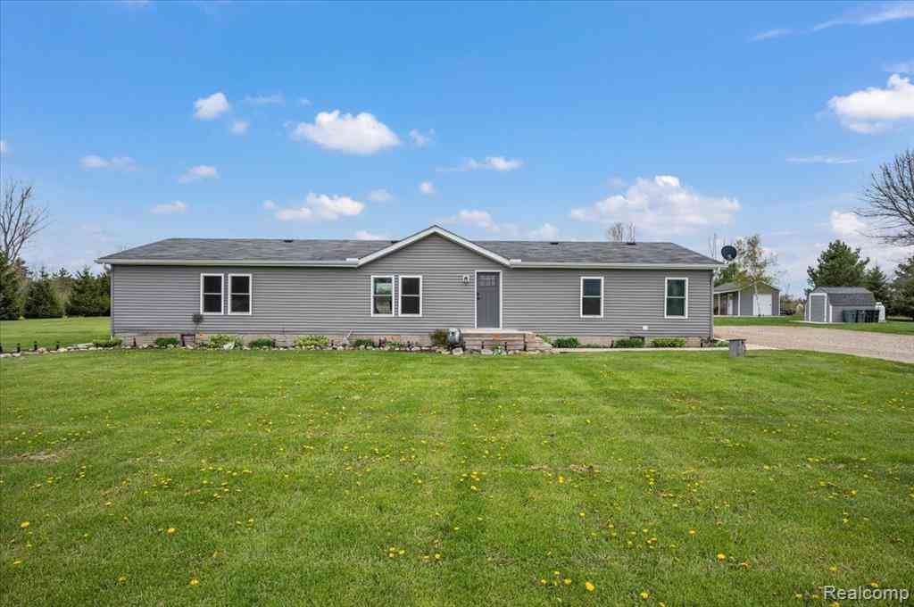 Homes For Sale - 6992 Brown School Road <br/> North Branch, MI 48461