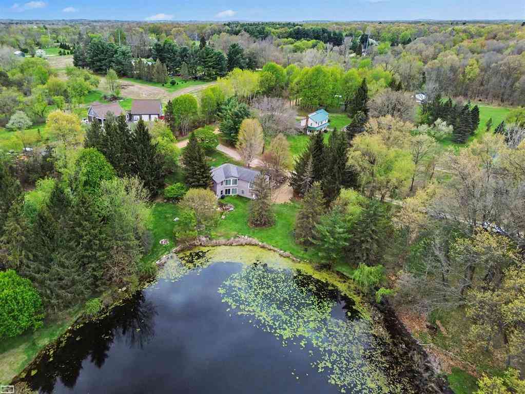 Homes For Sale - 8978 Hidden Lake Drive <br/> Howell, MI 48855