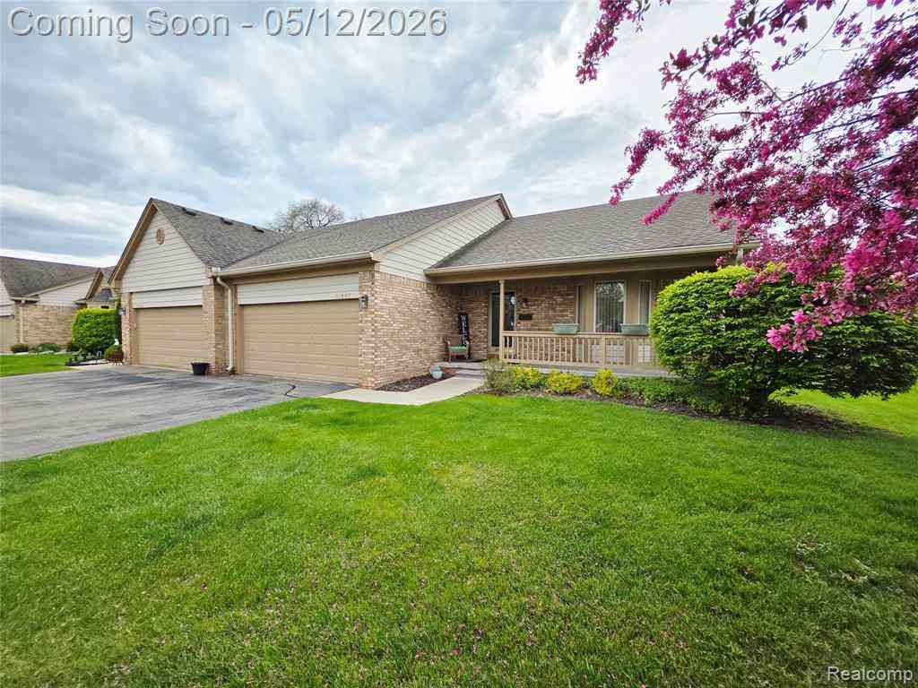 Condo For Sale - 31897 John Michael Circle <br/> Warren, MI 48093
