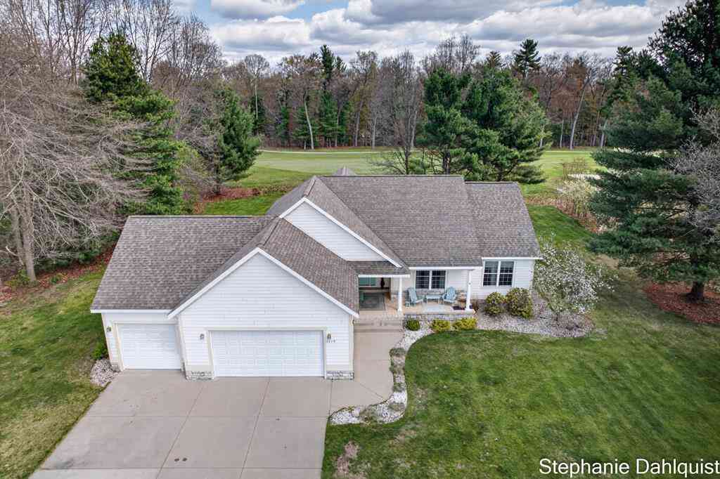 Homes For Sale - 3878 Darcliff Lane <br/> Twin Lake, MI 49457