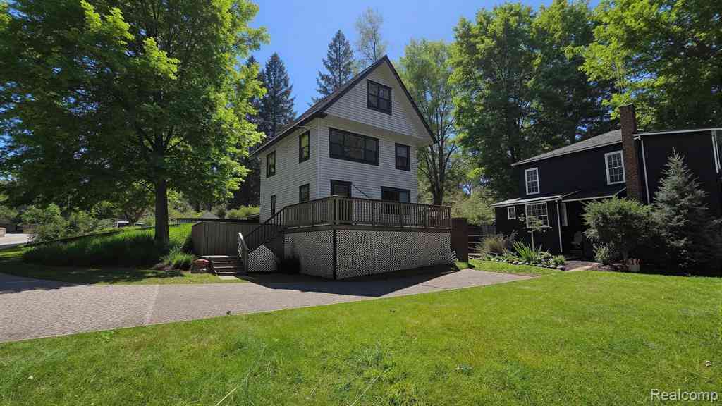 Homes For Sale - 9847 Portage Lake Avenue <br/> Pinckney, MI 48169