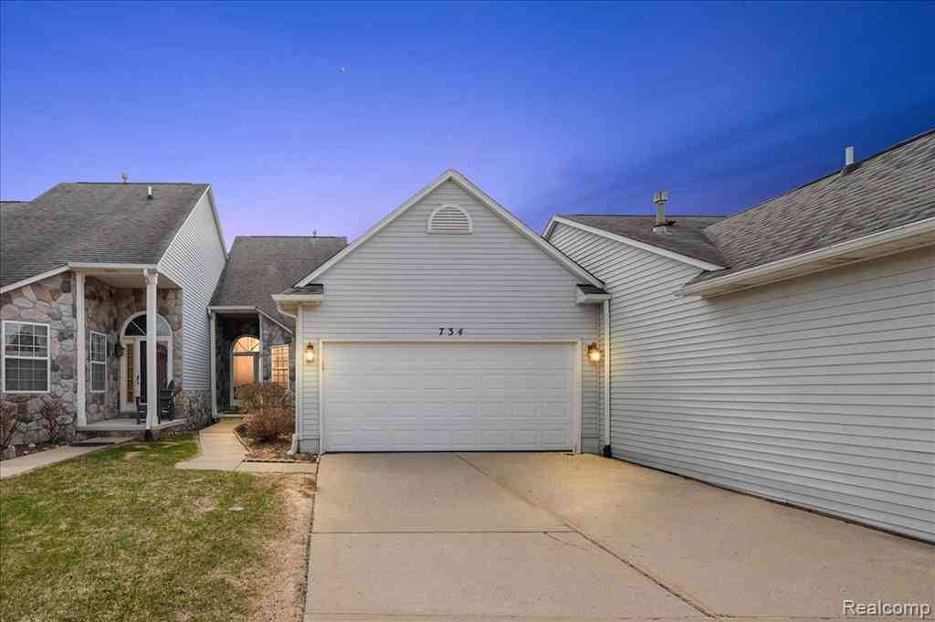 Condo For Sale - 734 Challenging Trail  #65<br/> South Lyon, MI 48178