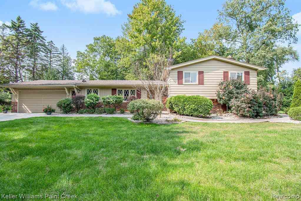 Homes For Rent - 7374 Woodridge Road <br/> West Bloomfield, MI 48322
