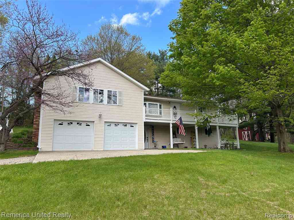 Homes For Sale - 9640 Wiggins Road <br/> Howell, MI 48855
