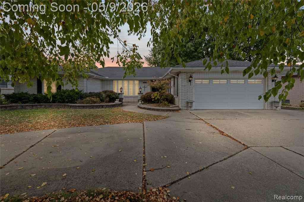 Homes For Sale - 38219 Santa Anna Street <br/> Clinton Township, MI 48036