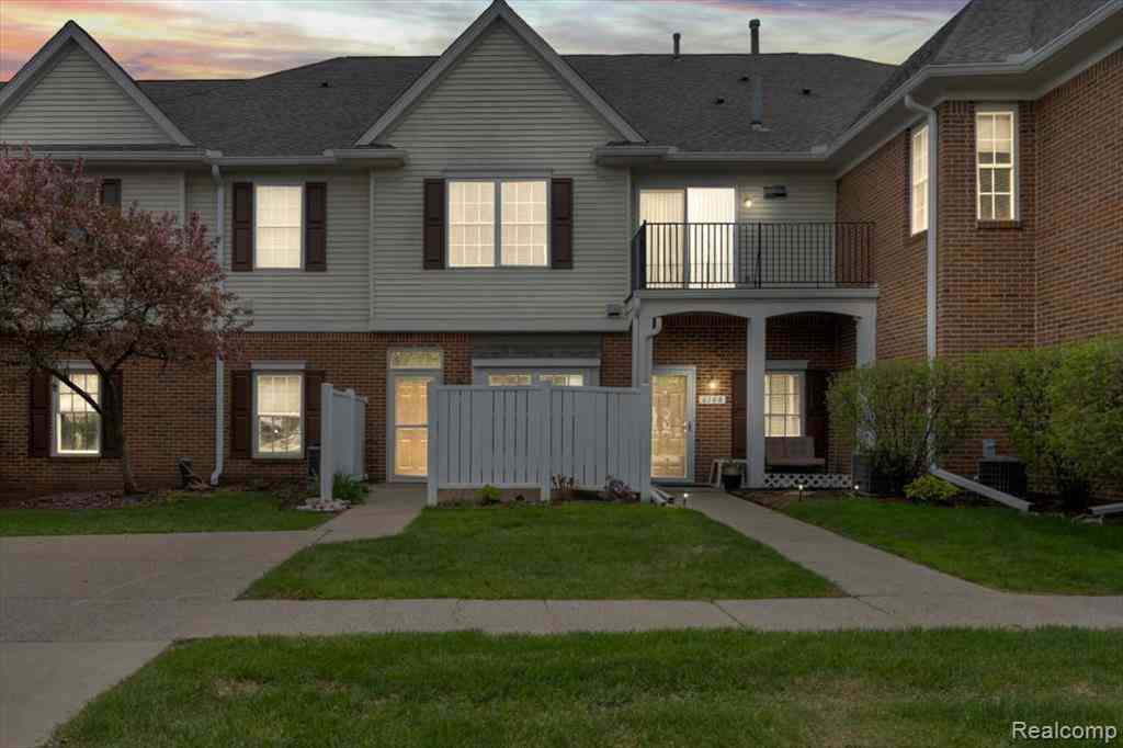 Condo For Sale - 610 Belmonte Drive <br/> Waterford, MI 48328