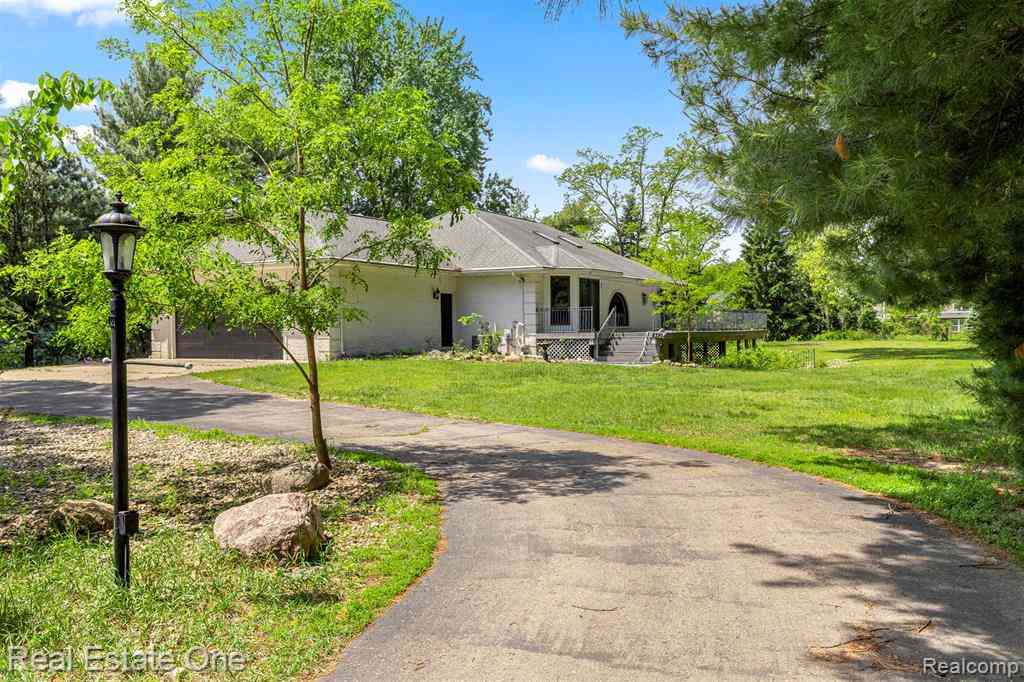 Homes For Sale - 8329 Gray Street <br/> Westland, MI 48185