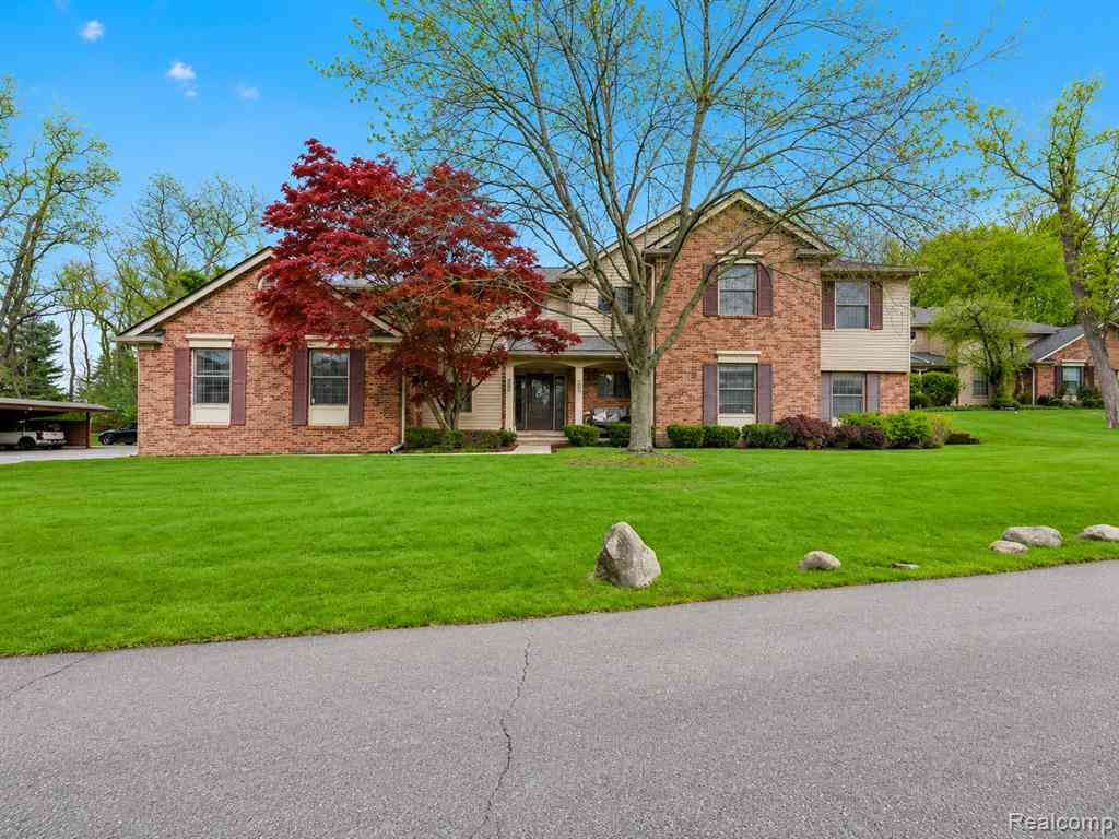 Condo For Sale - 29539 Pine Ridge Circle <br/> Farmington Hills, MI 48331