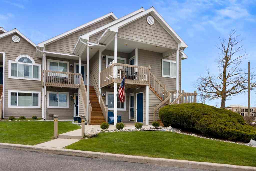 Condo For Sale - 13766 UNIT 101 SW Bayshore Drive <br/> Traverse City, MI 49684