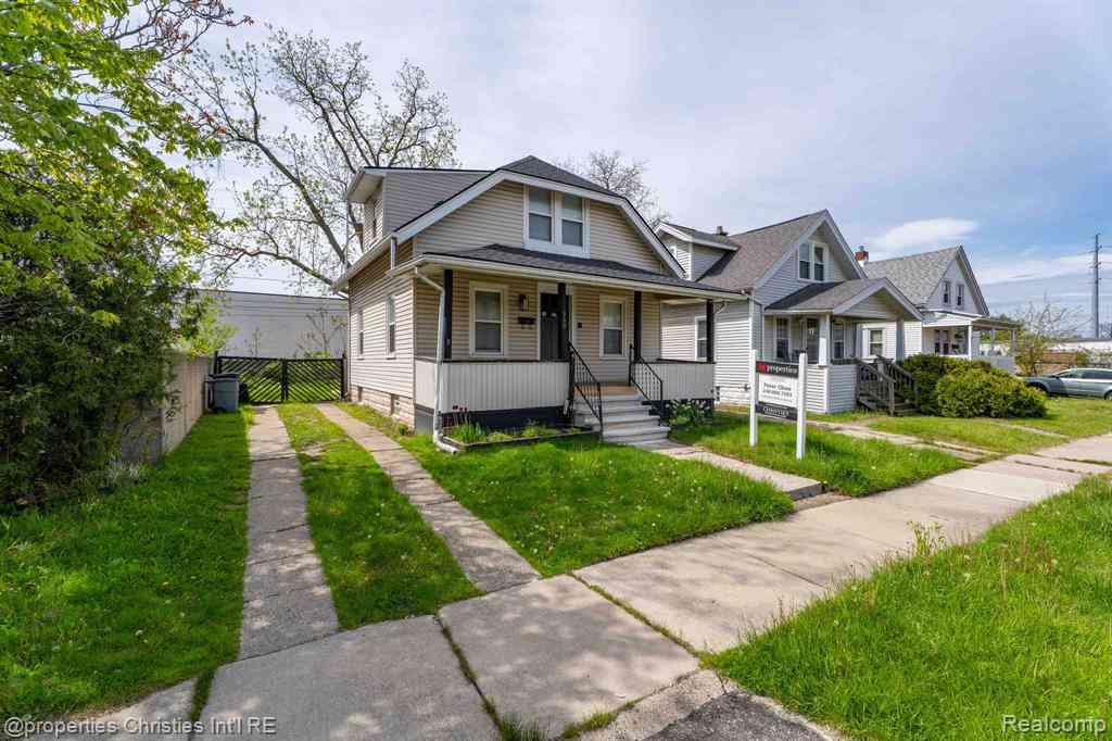 Homes For Sale - 988 E Troy Street <br/> Oakland County, Ferndale, MI 48220