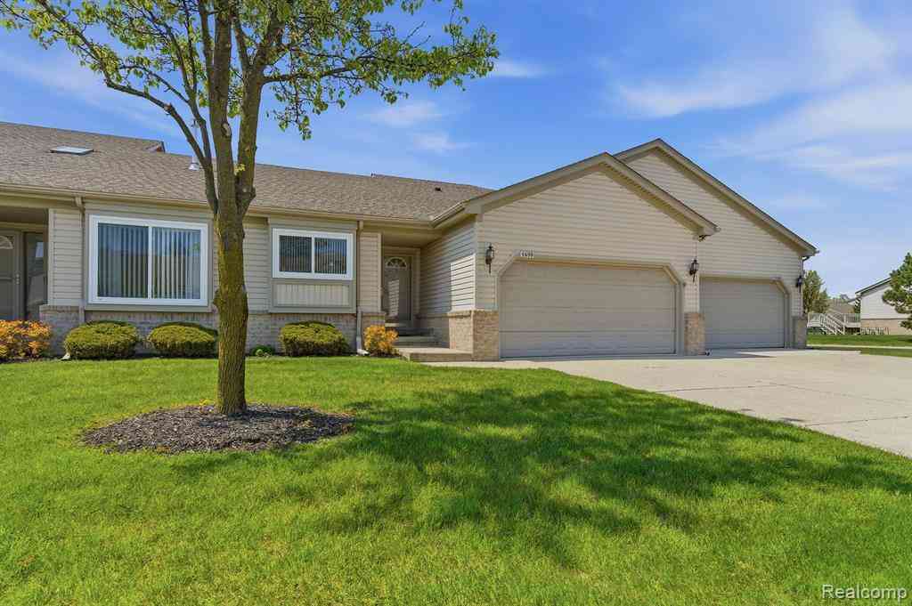Condo For Sale - 53199 Pineridge Drive <br/> New Baltimore, MI 48051