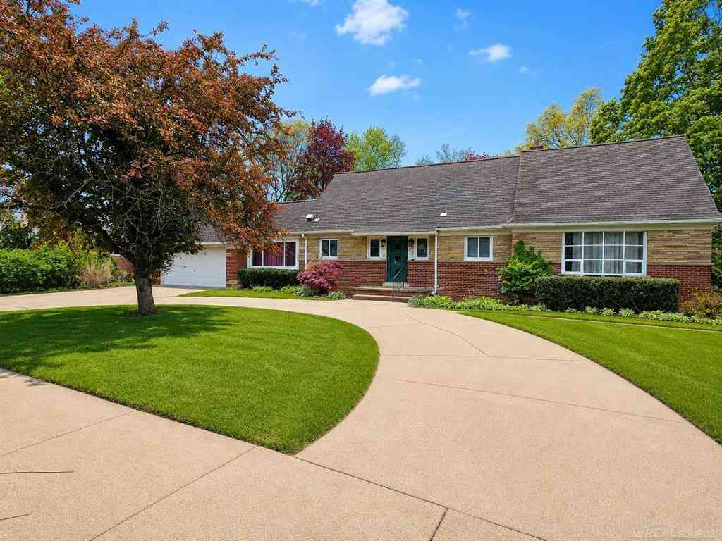 Homes For Sale - 18139 Avilla Boulevard <br/> Lathrup Village, MI 48076