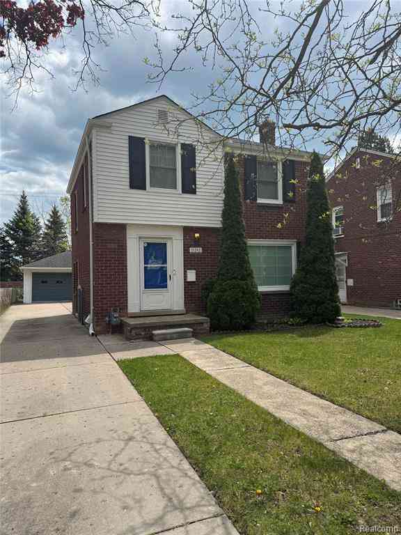 Homes For Sale - 19242 Raymond Street <br/> Wayne County, Grosse Pointe Woods, MI 48236