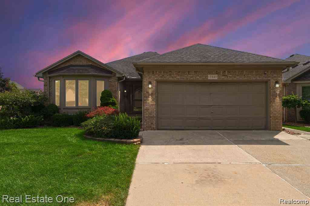 Condo For Sale - 17849 Pointe Circle <br/> Clinton Township, MI 48038