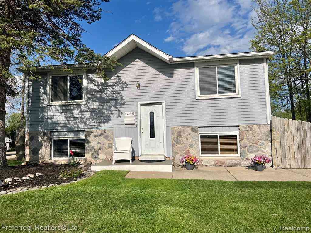 Homes For Sale - 1465 S Norma Street <br/> Westland, MI 48186
