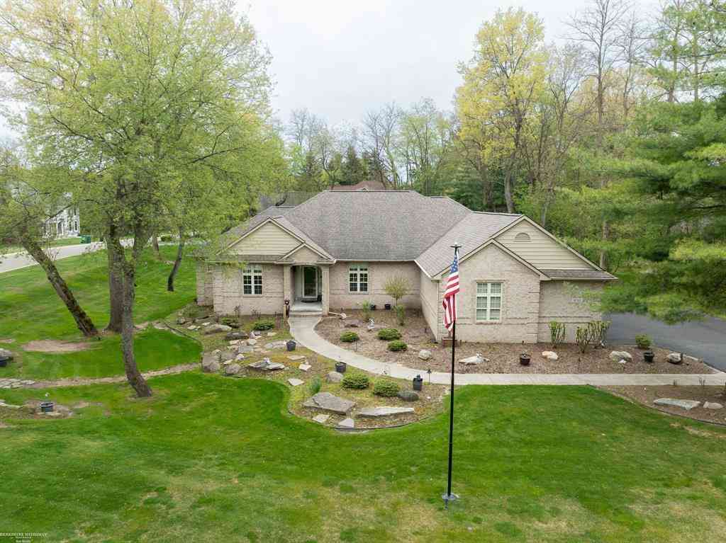 Homes For Sale - 1712 Wood Trail <br/> Oxford, MI 48371