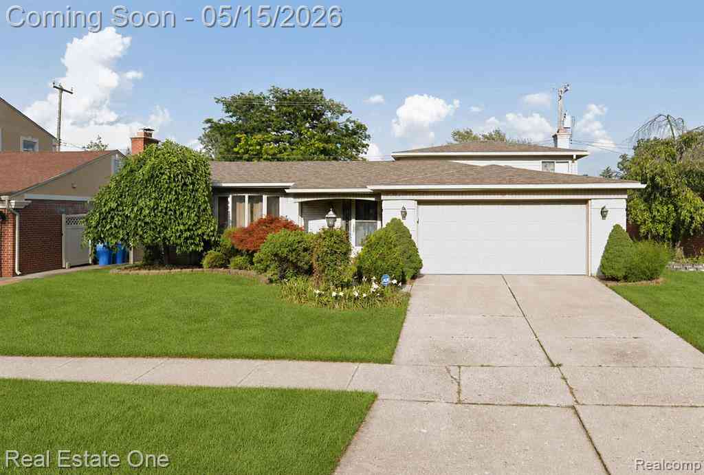 Homes For Sale - 1348 N Charlesworth Street <br/> Dearborn Heights, MI 48127