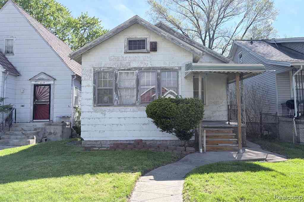 Homes For Sale - 15348 Quincy Street <br/> Detroit, MI 48238