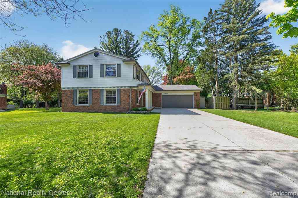 Homes For Sale - 35037 Ellen Court <br/> Livonia, MI 48154