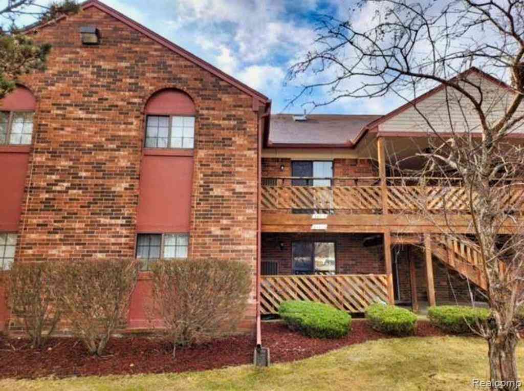 Condo For Sale - 34919 Hamilton Drive  #4<br/> Fraser, MI 48026