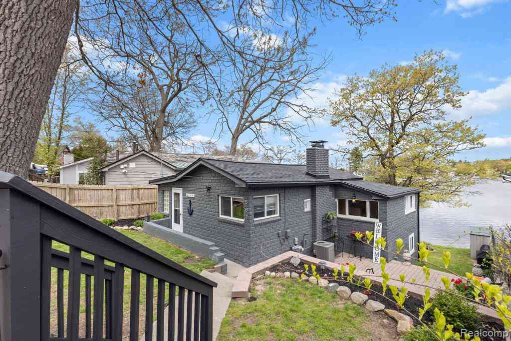 Homes For Sale - 567 Bellevue Avenue <br/> Lake Orion, MI 48362