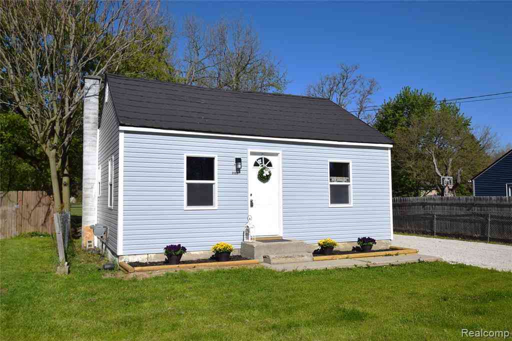 Homes For Sale - 3508 Fern Avenue <br/> Genesee County, Burton, MI 48529