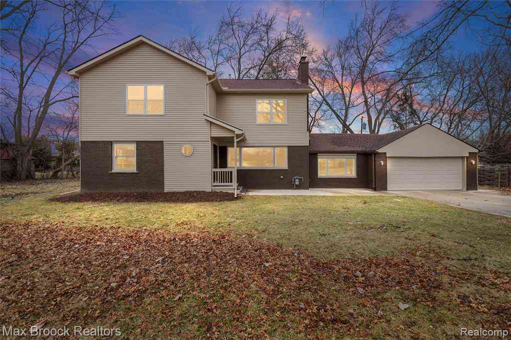 Homes For Sale - 17348 Hilton Street <br/> Southfield, MI 48075