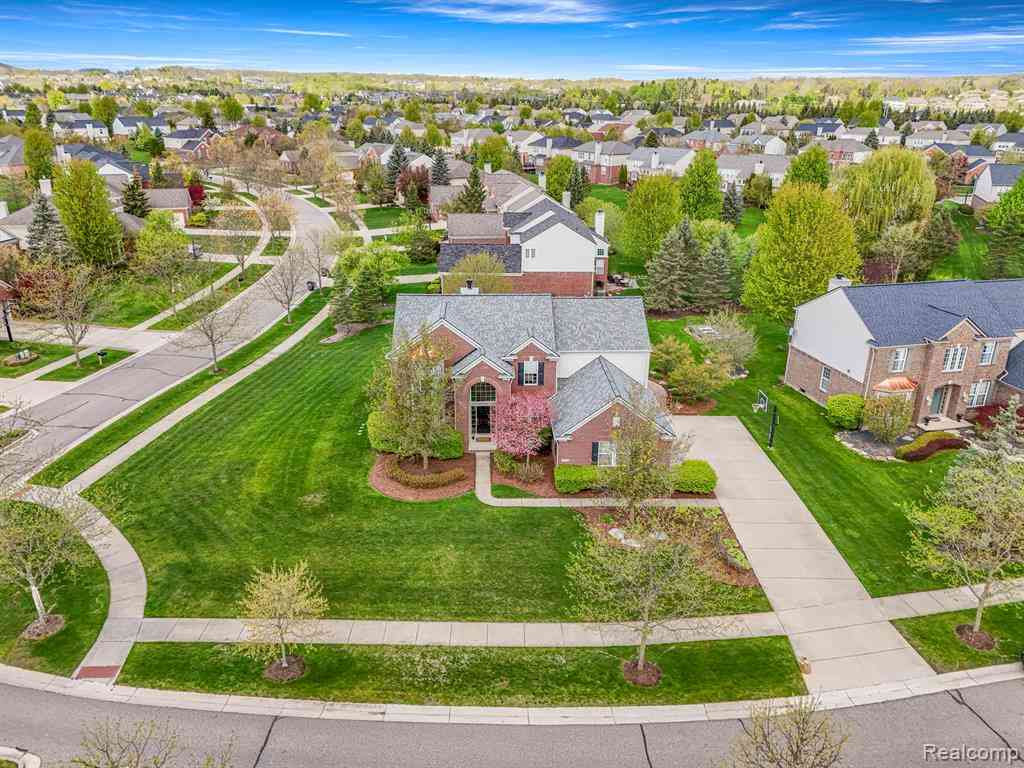 Homes For Sale - 16639 Yellowstone Drive <br/> Northville, MI 48168