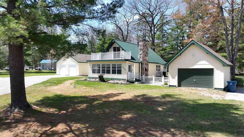 Homes For Sale - 117 Vienna Court <br/> Houghton Lake, MI 48629