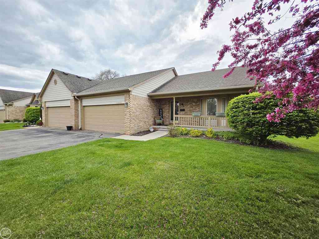 Condo For Sale - 31897 John Michael Circle Circle <br/> Warren, MI 48093