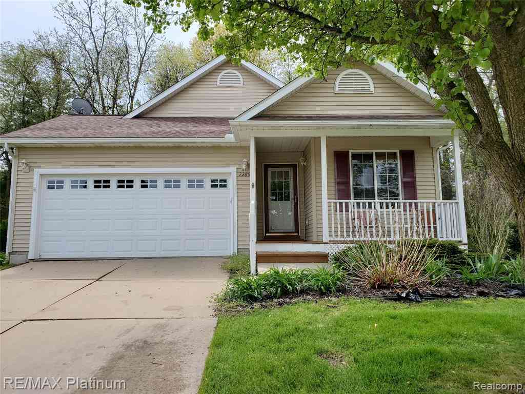 Condo For Sale - 2285 Spartans Trail Nw NW #17<br/> Pinckney, MI 48169