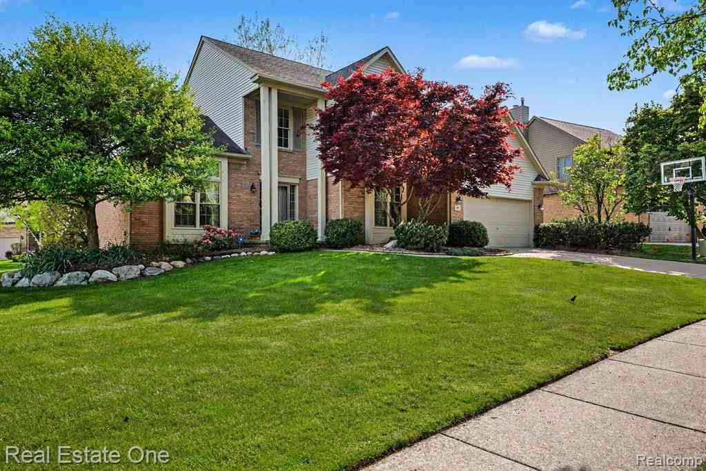Homes For Sale - 737 Woodfield Way <br/> Rochester, MI 48307