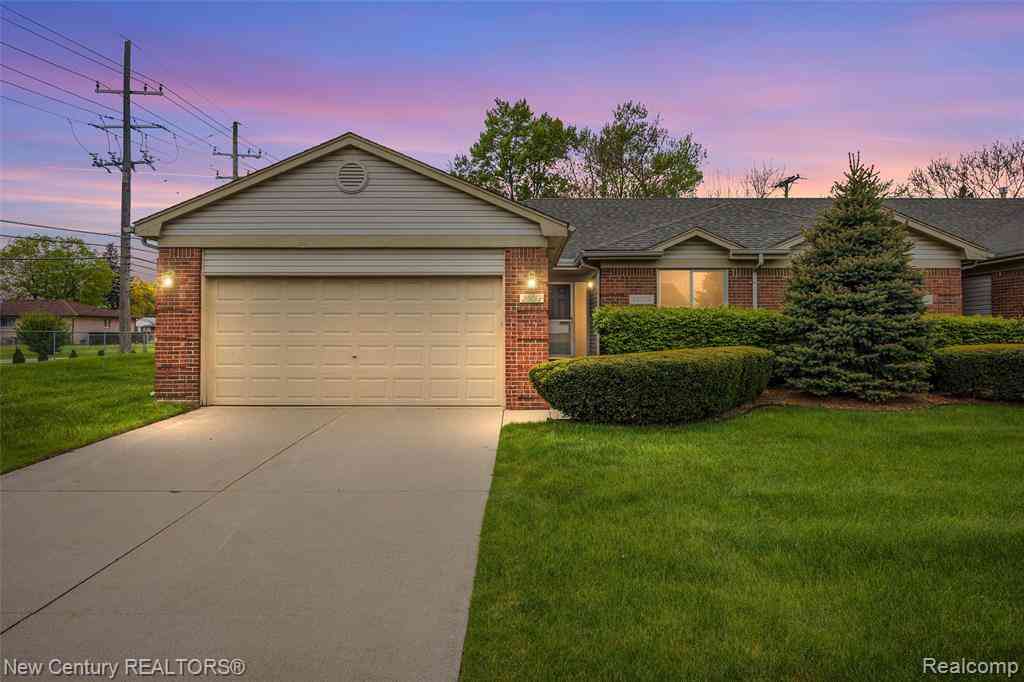 Condo For Sale - 26013 Ranger Avenue <br/> Warren, MI 48091