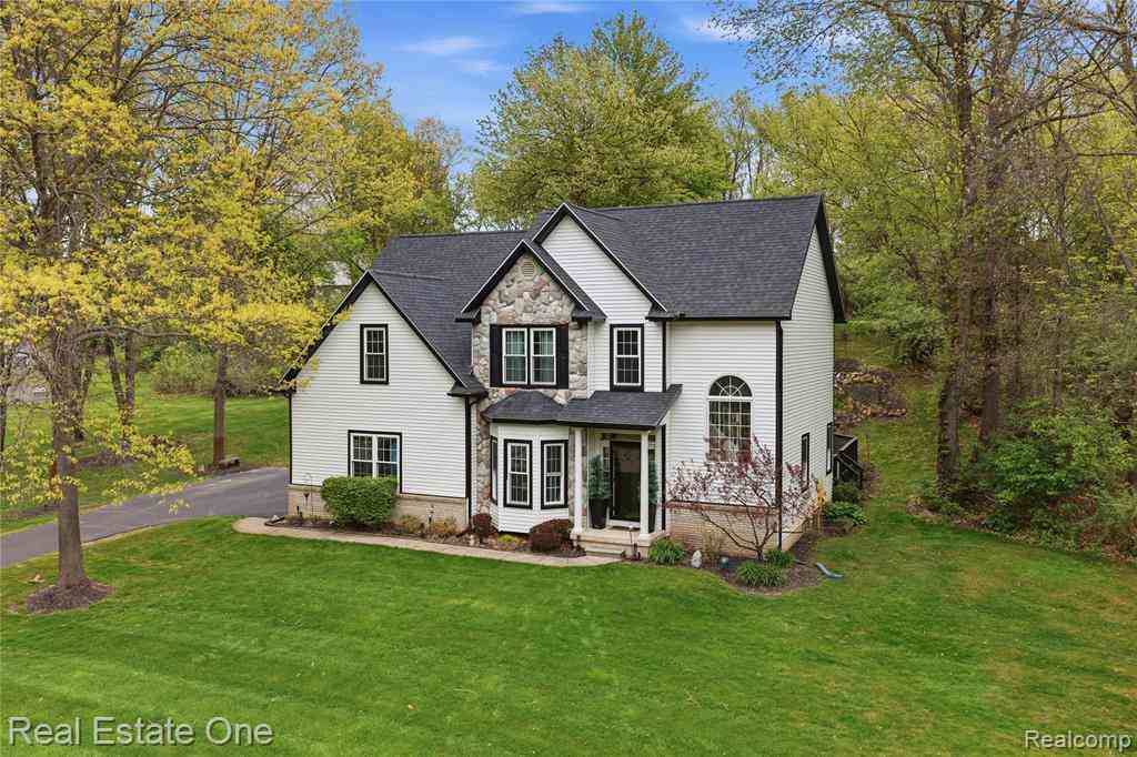 Homes For Sale - 5361 Universe Avenue <br/> Howell, MI 48843